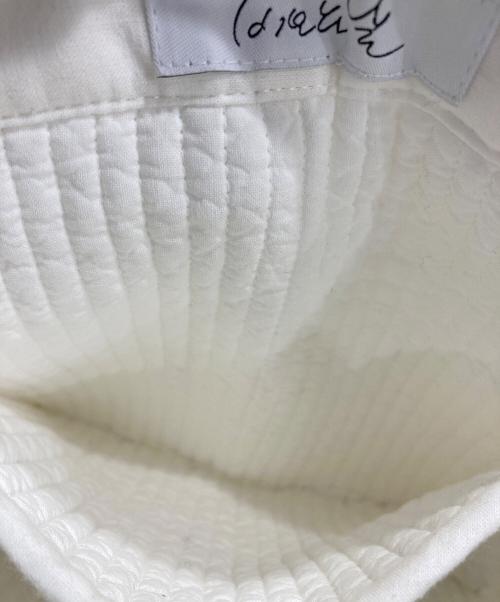 pionunnal（ピオヌンナル）pionunnal (ピオヌンナル) ハンドバッグ ホワイトの古着・服飾アイテム