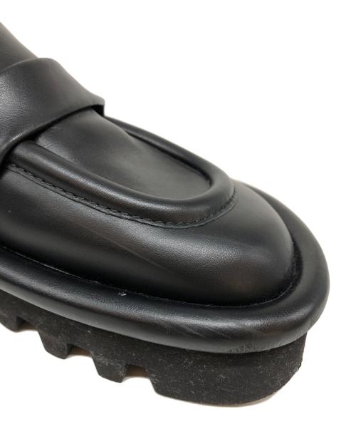 J.W.ANDERSON（ジェイダブリューアンダーソン）J.W.ANDERSON (ジェイダブリューアンダーソン) Bumper-Tube チャンキーローファー ブラック サイズ:37の古着・服飾アイテム