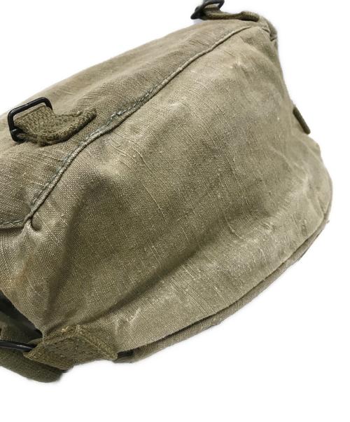 MILITARY（ミリタリー）MILITARY (ミリタリー) フラップショルダーバッグ カーキの古着・服飾アイテム