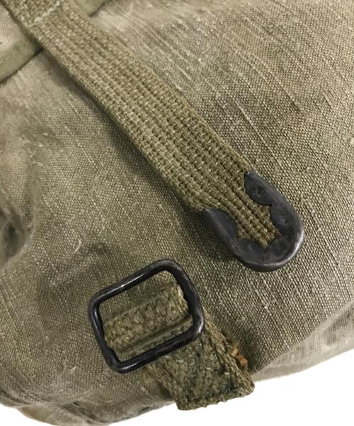 MILITARY（ミリタリー）MILITARY (ミリタリー) フラップショルダーバッグ カーキの古着・服飾アイテム