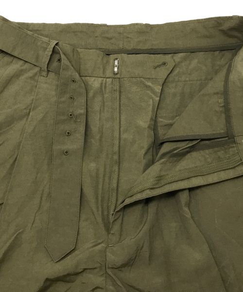 RAINMAKER（レインメーカー）RAINMAKER (レインメーカー) ベルテッドナイロンパンツ カーキ サイズ:SIZE 46の古着・服飾アイテム