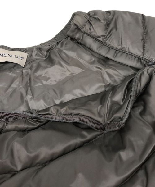 MONCLER（モンクレール）MONCLER (モンクレール) ダウンケープマフラー グレー サイズ:12Yの古着・服飾アイテム