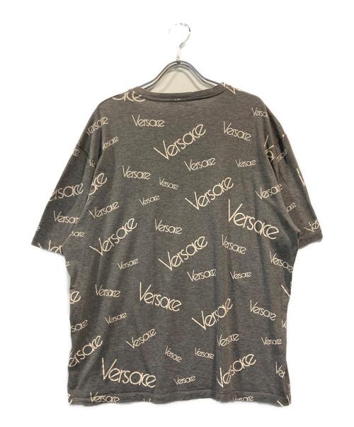 GIANNI VERSACE（ジャンニ・ヴェルサーチ）GIANNI VERSACE (ジャンニ・ヴェルサーチ) ロゴTシャツ グレー サイズ:3XLの古着・服飾アイテム