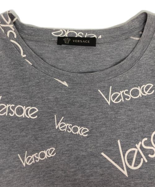 GIANNI VERSACE（ジャンニ・ヴェルサーチ）GIANNI VERSACE (ジャンニ・ヴェルサーチ) ロゴTシャツ グレー サイズ:3XLの古着・服飾アイテム