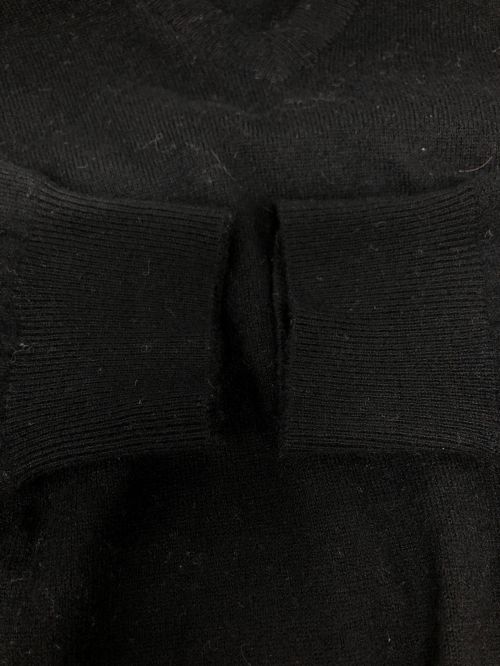 BALENCIAGA（バレンシアガ）BALENCIAGA (バレンシアガ) バックロゴVネックニット ブラック サイズ:SIZE 38の古着・服飾アイテム