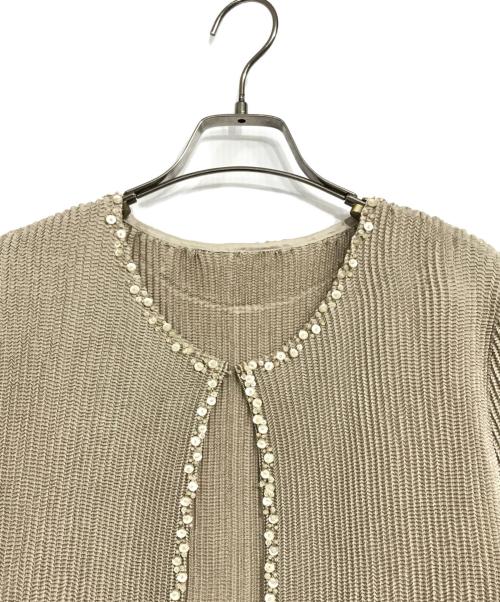 SPECCHIO（スペッチオ）SPECCHIO (スペッチオ) プリーツビジューカーディガン ベージュ サイズ:40の古着・服飾アイテム