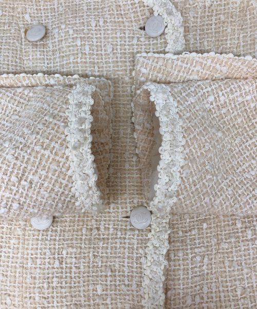 CHANEL（シャネル）CHANEL (シャネル) ココマークボタンツイードセットアップ アイボリー サイズ:36の古着・服飾アイテム