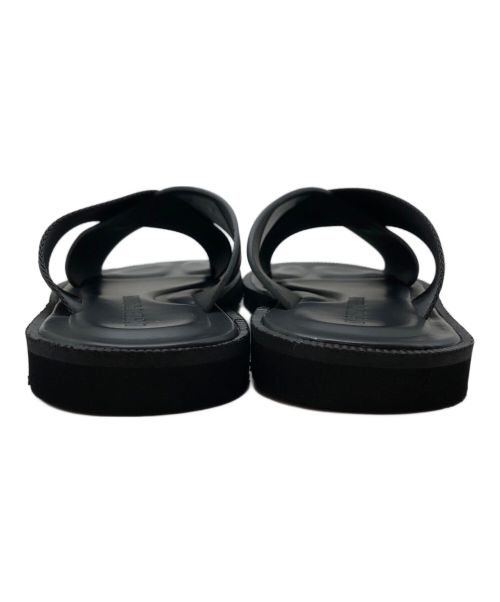 EMPORIO ARMANI（エンポリオアルマーニ）EMPORIO ARMANI (エンポリオアルマーニ) ロゴテープクロスストラップサンダル ブラック サイズ:US6 未使用品の古着・服飾アイテム