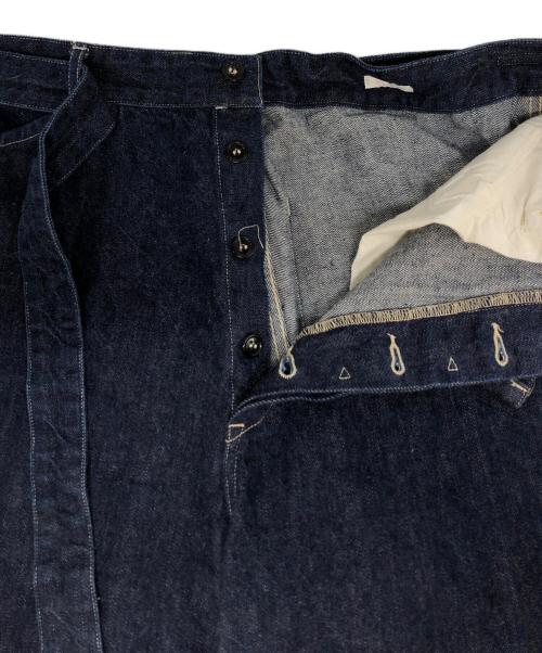 COMOLI（コモリ）COMOLI (コモリ) デニムベルテッドパンツ インディゴ サイズ:SIZE3の古着・服飾アイテム