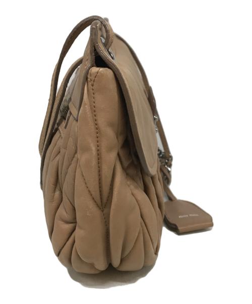 MIU MIU（ミュウミュウ）MIU MIU (ミュウミュウ) マテラッセチェーンショルダーバッグ ブラウンの古着・服飾アイテム