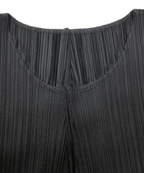 PLEATS PLEASE（プリーツプリーズ）PLEATS PLEASE (プリーツプリーズ) センターシームノースリーブプリーツワンピース ブラック サイズ:4の古着・服飾アイテム