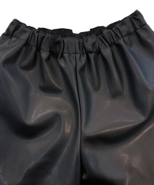 COMME des GARCONS（コムデギャルソン）COMME des GARCONS (コムデギャルソン) フェイクレザーショートパンツ ブラック サイズ:Sの古着・服飾アイテム