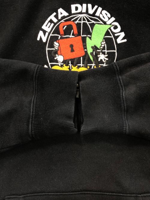 vault room（ボルトルーム）vault room (ボルトルーム) ZETA DIVISION (ゼータ ディヴィジョン) コラボ刺繍フーディ― ブラック サイズ:Lの古着・服飾アイテム
