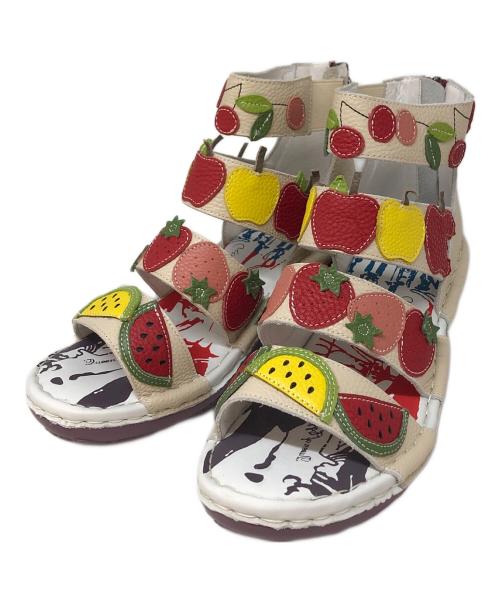 estacion（エスタシオ）estacion (エスタシオ) フルーツモチーフ本革ウェッジサンダル ベージュ サイズ:Lの古着・服飾アイテム