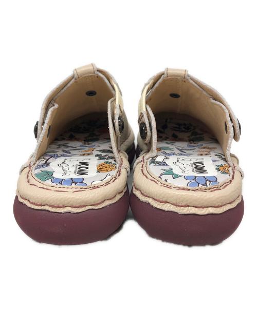 estacion（エスタシオ）estacion (エスタシオ) MOOMIN (ムーミン) ニョロニョロ×フルーツモチーフ本革サボシューズ アイボリー サイズ:sの古着・服飾アイテム