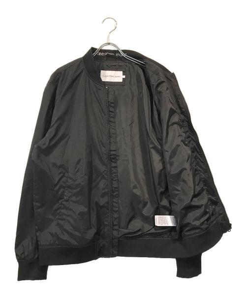 Calvin Klein Jeans（カルバンクラインジーンズ）Calvin Klein Jeans (カルバンクラインジーンズ) CKロゴプリントブルゾン ブラック サイズ:Lの古着・服飾アイテム
