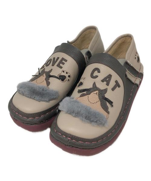 estacion（エスタシオ）estacion (エスタシオ) ネコちゃんモチーフ本革スリッポンシューズ グレー サイズ:Lの古着・服飾アイテム