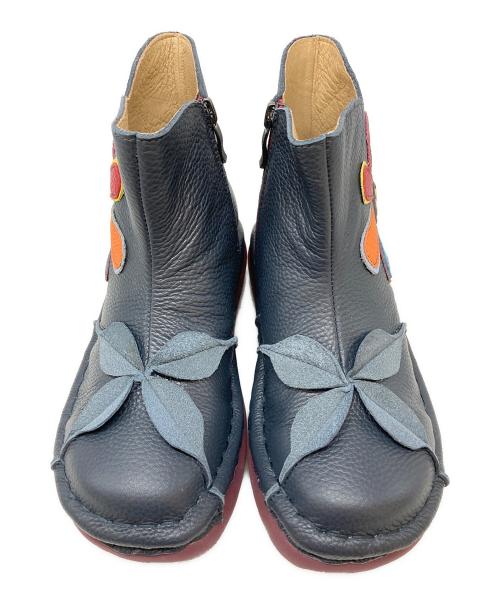 estacion（エスタシオ）estacion (エスタシオ) カラフルフラワー本革ショートブーツ ネイビー サイズ:Mの古着・服飾アイテム