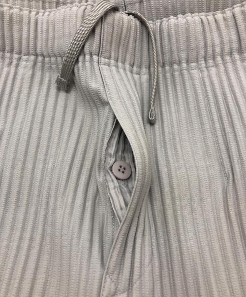 HOMME PLISSE ISSEY MIYAKE（オム プリッセ イッセイ ミヤケ）HOMME PLISSE ISSEY MIYAKE (オムプリッセ イッセイ ミヤケ) プリーツテーパードパンツ グレー サイズ:3の古着・服飾アイテム