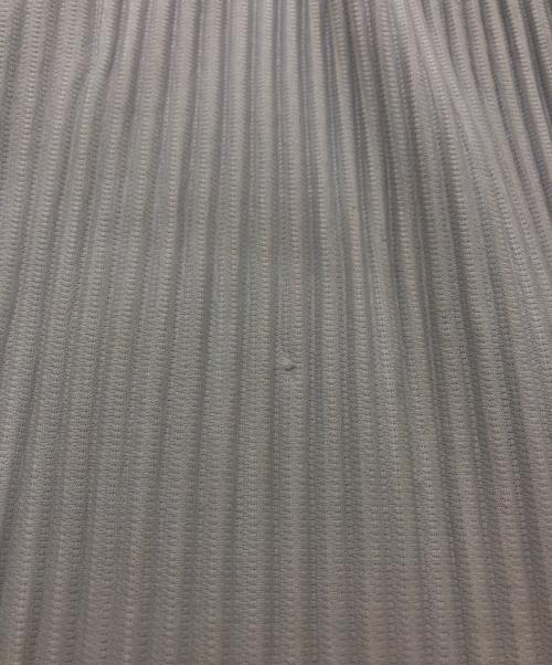 HOMME PLISSE ISSEY MIYAKE（オム プリッセ イッセイ ミヤケ）HOMME PLISSE ISSEY MIYAKE (オムプリッセ イッセイ ミヤケ) プリーツテーパードパンツ グレー サイズ:3の古着・服飾アイテム