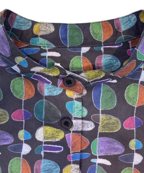 HERALBONY（ヘラルボニー）HERALBONY (ヘラルボニー) クラシックブラウス「無題」（葉っぱ） グレー サイズ:s,mの古着・服飾アイテム