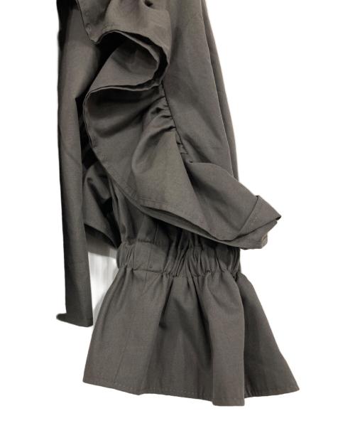 iDea Luce（イデア ルーチェ）IDEA LUCE (イデア ルーチェ) 金ハート釦フリルスリーブシャツ グレー サイズ:Fの古着・服飾アイテム