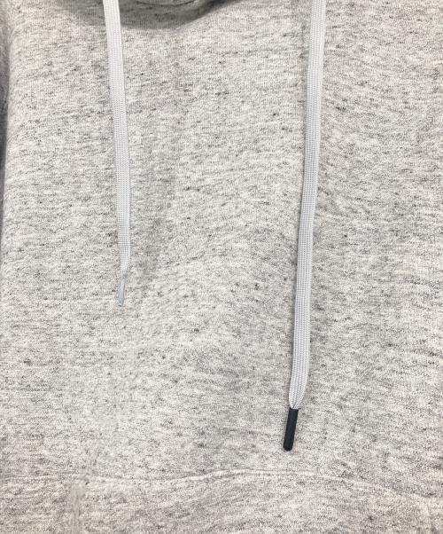 WHITE MOUNTAINEERING（ホワイトマウンテ二アニング）WHITE MOUNTAINEERING (ホワイトマウンテ二アニング) プルオーバーパーカー グレー サイズ:SIZE 2の古着・服飾アイテム