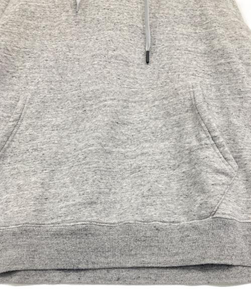 WHITE MOUNTAINEERING（ホワイトマウンテ二アニング）WHITE MOUNTAINEERING (ホワイトマウンテ二アニング) プルオーバーパーカー グレー サイズ:SIZE 2の古着・服飾アイテム