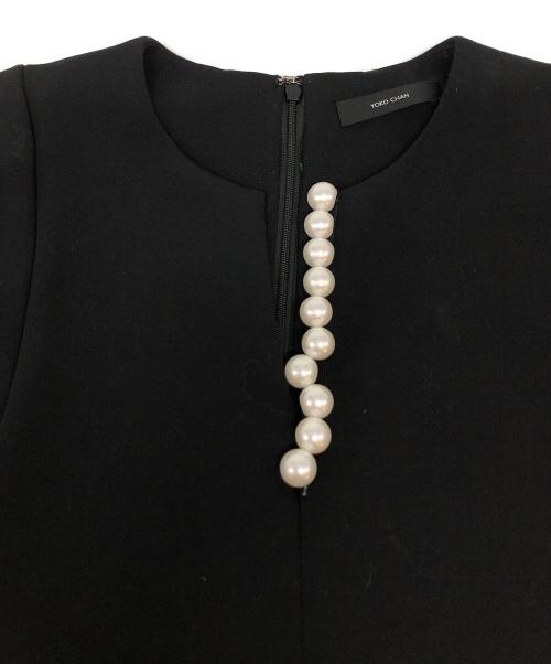 YOKO CHAN（ヨーコチャン）YOKO CHAN (ヨーコチャン) フレアスリーブパールスリットラインドレス ブラック サイズ:38の古着・服飾アイテム