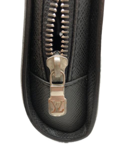 LOUIS VUITTON（ルイ ヴィトン）LOUIS VUITTON (ルイ ヴィトン) セカンドバッグ ブラックの古着・服飾アイテム