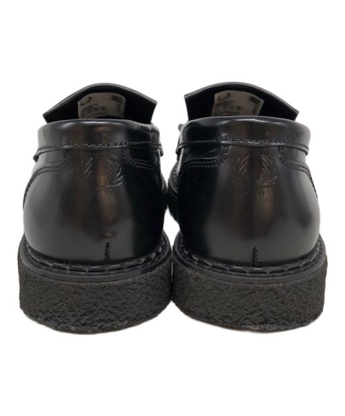 GEORGE COX（ジョージコックス）GEORGE COX (ジョージコックス) FRED PERRY (フレッドペリー) キルトタッセルローファー ブラック サイズ:6の古着・服飾アイテム