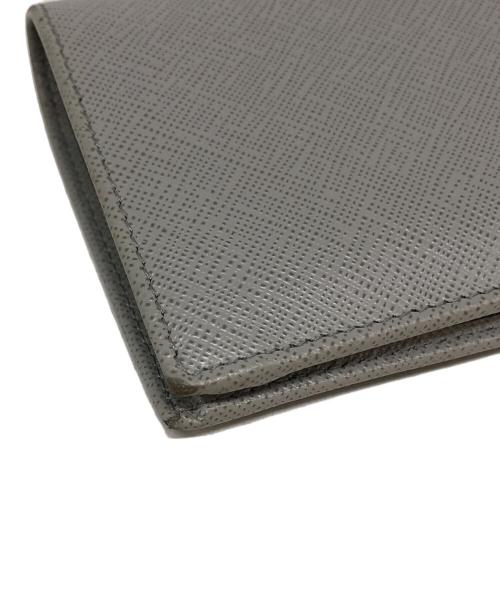 PRADA（プラダ）PRADA (プラダ) サフィアーノ2つ折り財布 グレーの古着・服飾アイテム