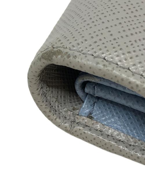 PRADA（プラダ）PRADA (プラダ) サフィアーノ2つ折り財布 グレーの古着・服飾アイテム