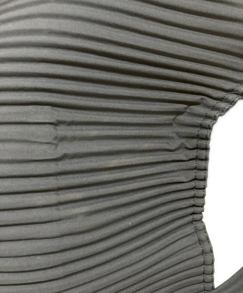 HOMME PLISSE ISSEY MIYAKE（オム プリッセ イッセイ ミヤケ）HOMME PLISSE ISSEY MIYAKE (オム プリッセ イッセイ ミヤケ) pleats easy bag ネイビーの古着・服飾アイテム