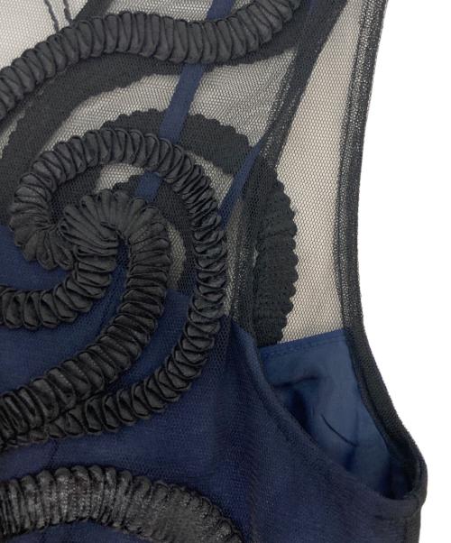 GRACE CONTINENTAL（グレースコンチネンタル）GRACE CONTINENTAL (（グレースコンチネンタル) オーナメント刺繍フレアワンピース ネイビー サイズ:36の古着・服飾アイテム