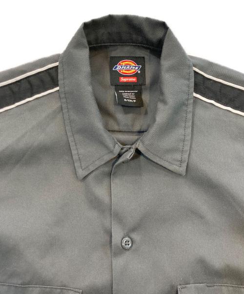 SUPREME（シュプリーム）Supreme (シュプリーム) Dickies (ディッキーズ) コラボ半袖ワークシャツ グレー サイズ:Sの古着・服飾アイテム