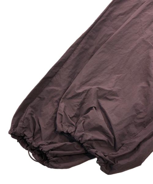 TODAYFUL（トゥデイフル）TODAYFUL (トゥデイフル) ナイロントラックパンツ ブラウン サイズ:SIZE 38の古着・服飾アイテム