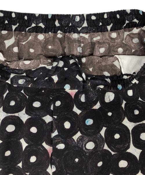 HERALBONY（ヘラルボニー）HERALBONY (ヘラルボニー) リラックスハーフパンツ「（無題）（丸）」 ブラック サイズ:MLの古着・服飾アイテム