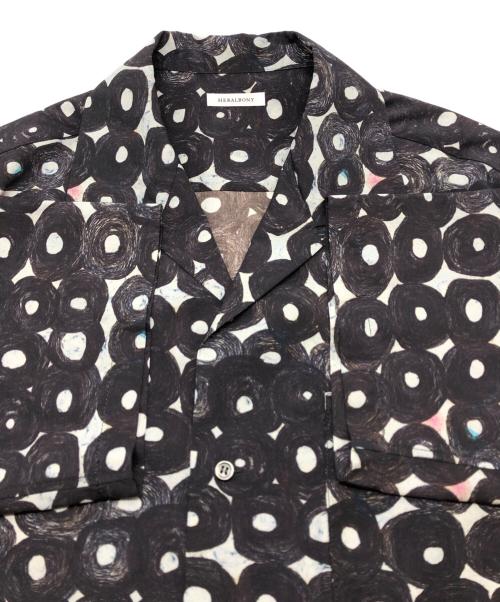 HERALBONY（ヘラルボニー）HERALBONY (ヘラルボニー) オープンカラーシャツ「（無題）（丸）」 ブラック サイズ:Freeの古着・服飾アイテム