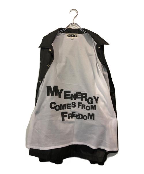 CDG（シーディージー）CDG (シーディージー) バックプリントコーチジャケット ブラック サイズ:XLの古着・服飾アイテム
