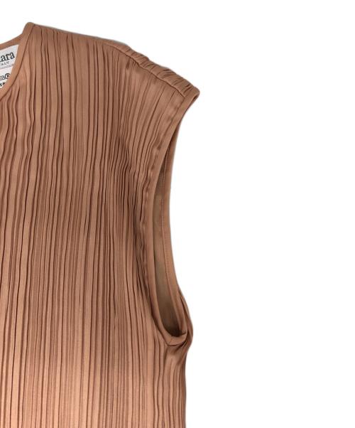 MaxMara（マックスマーラ）MaxMara (マックスマーラ) プリーツノースリーブブラウス ベージュ サイズ:36の古着・服飾アイテム