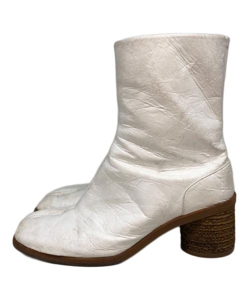 Maison Margiela（メゾンマルジェラ）Maison Margiela (メゾンマルジェラ) シワ加工コルゲートヒール足袋ブーツ ホワイト サイズ:42の古着・服飾アイテム