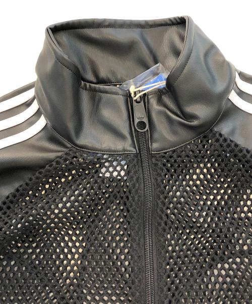 adidas（アディダス）adidas (アディダス) JEREMY SCOTT (ジェレミースコット) フェイクレザー メッシュ トラックトップ ブラック サイズ:SIZE 2XLの古着・服飾アイテム