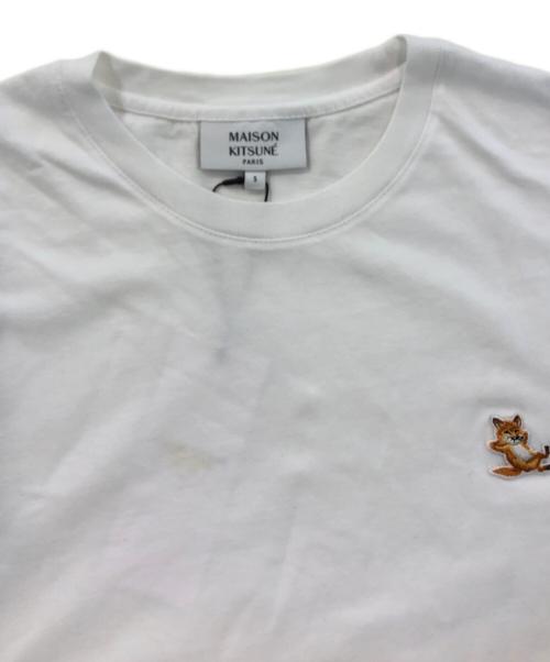 maison kitsune（メゾンキツネ）MAISON KITSUNE (メゾンキツネ) CHILLAX FOX PATCH REGULAR TEE SHIRT ホワイト サイズ:Sの古着・服飾アイテム
