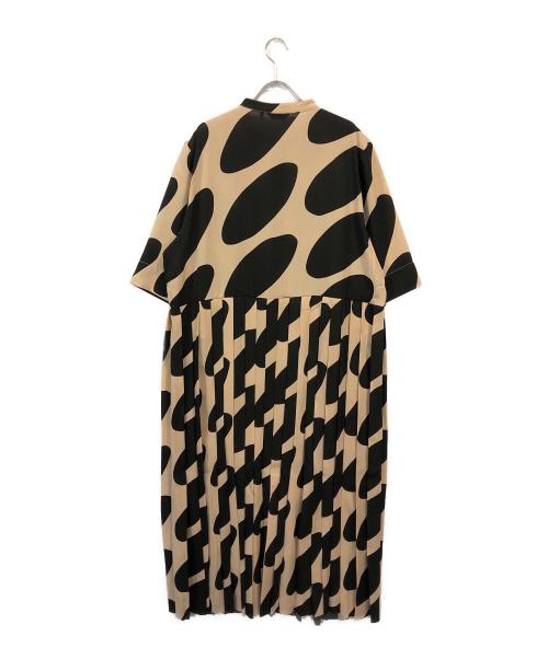 marimekko（マリメッコ）marimekko (マリメッコ) Pliitti Linssi ワンピース ベージュ×ブラック サイズ:SIZE 46の古着・服飾アイテム