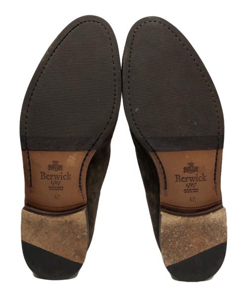 berwick（バーウィック）berwick (バーウィック) タッセルローファー | スエード ブラウン サイズ:42の古着・服飾アイテム