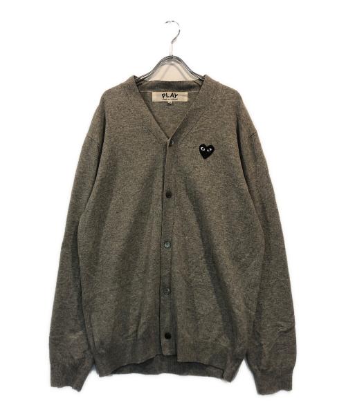 PLAY COMME des GARCONS（プレイコムデギャルソン）PLAY COMME des GARCONS (プレイコムデギャルソン) ハートワッペンカーディガン グレー サイズ:SIZE 2XLの古着・服飾アイテム