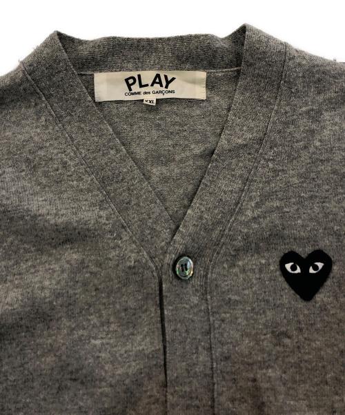 PLAY COMME des GARCONS（プレイコムデギャルソン）PLAY COMME des GARCONS (プレイコムデギャルソン) ハートワッペンカーディガン グレー サイズ:SIZE 2XLの古着・服飾アイテム