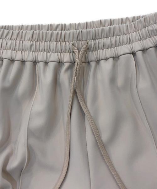ADORE（アドーア）ADORE (アドーア) マットストレッチダンボールパンツ ベージュ サイズ:SIZE 38の古着・服飾アイテム