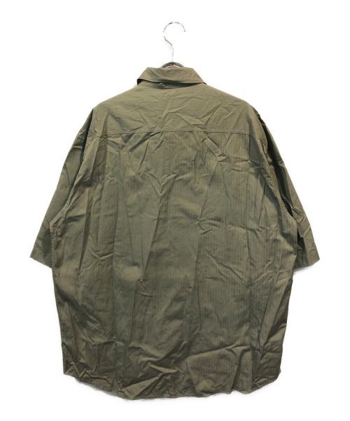 AURALEE（オーラリー）AURALEE (オーラリー) WASHED FINX HERRINGBONE HALF SLEEVED SHIRTS グリーン サイズ:5の古着・服飾アイテム